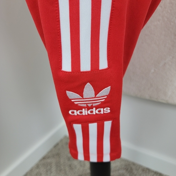 Adidas Women's Originals Lush Red And White Active Cycling Bodysuit Sz Small NEW - Picture 7 of 12